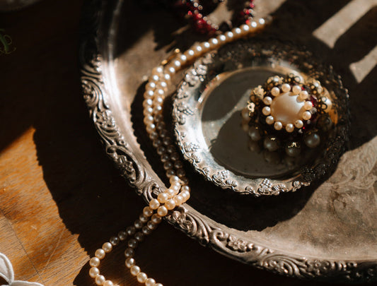 Reasons to Treat Yourself Pearl Jewelry These Holidays